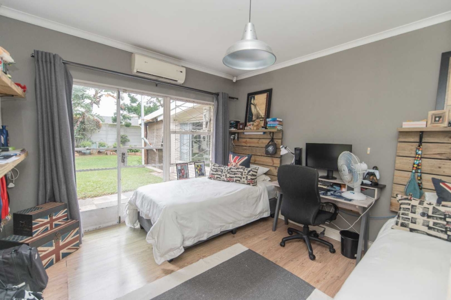 8 Bedroom Property for Sale in Summerstrand Eastern Cape